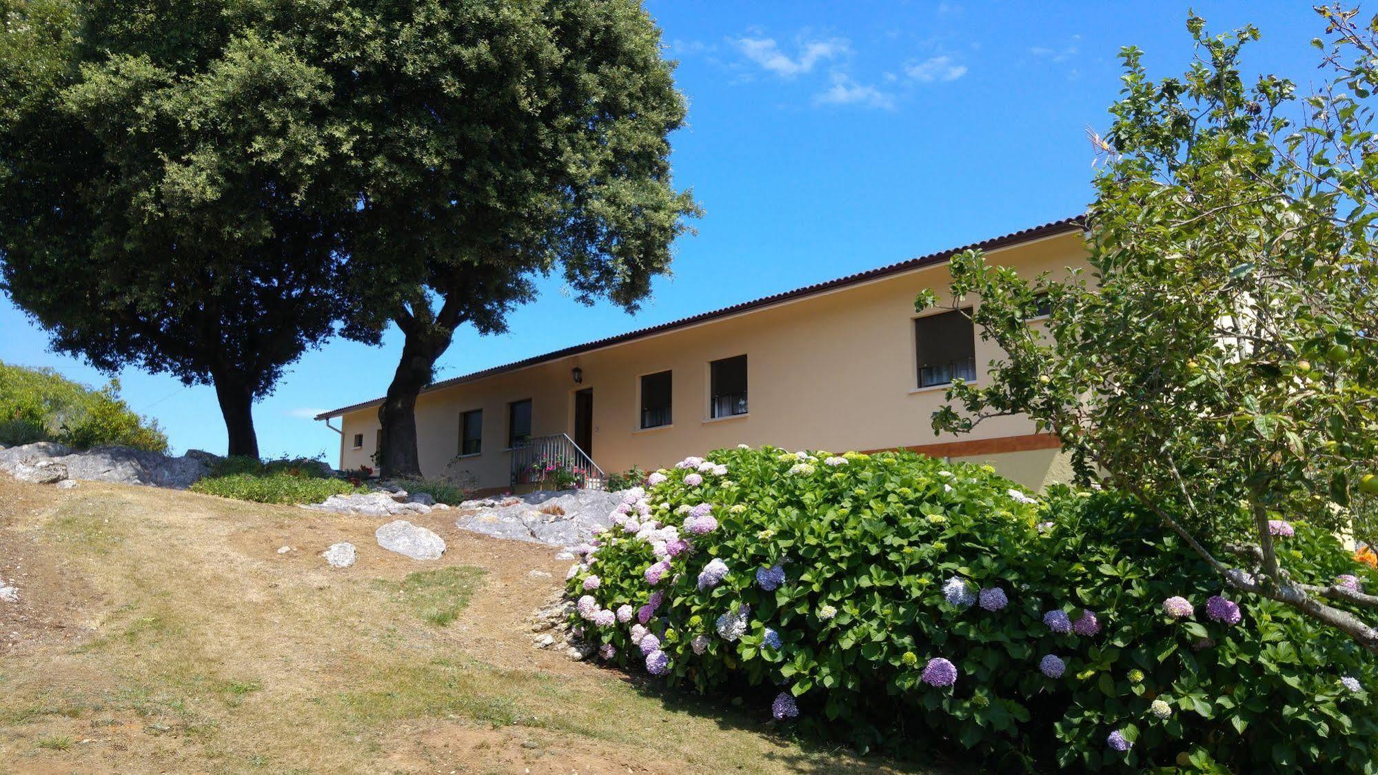 Hotel La Encina Llanes Exterior foto